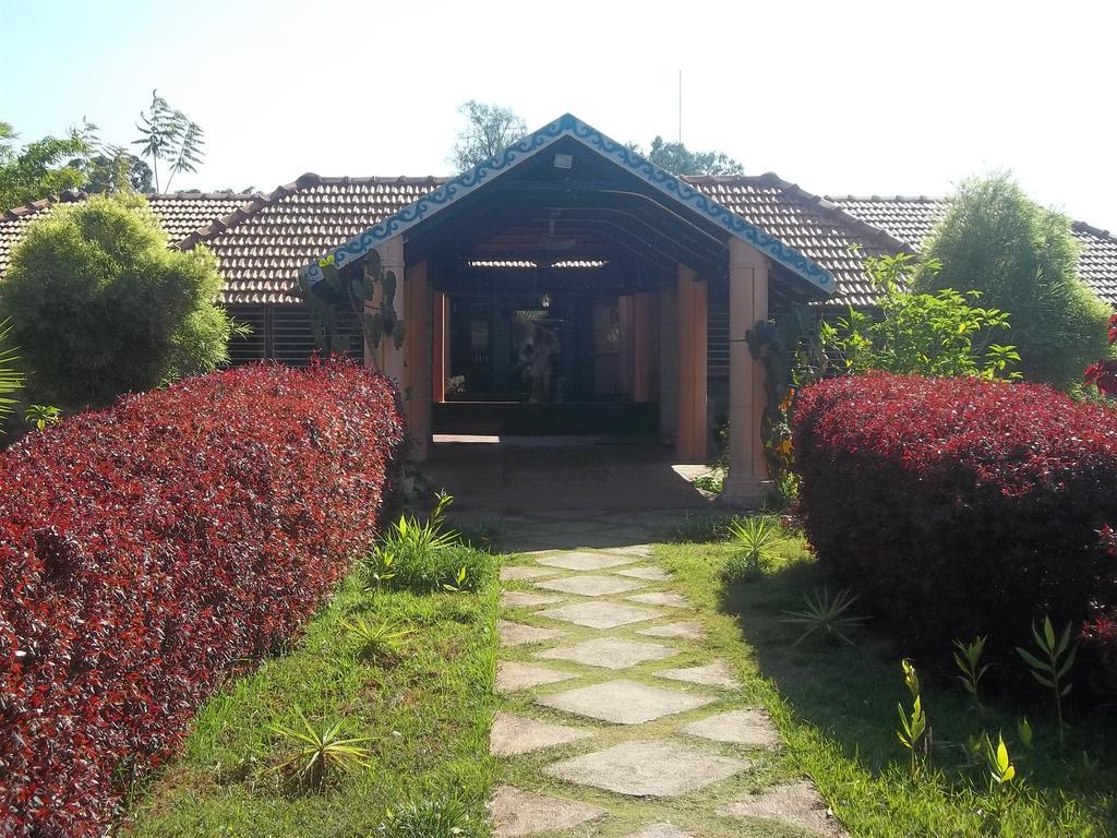 Stay Simple Riverdale Resort Гассан Екстер'єр фото