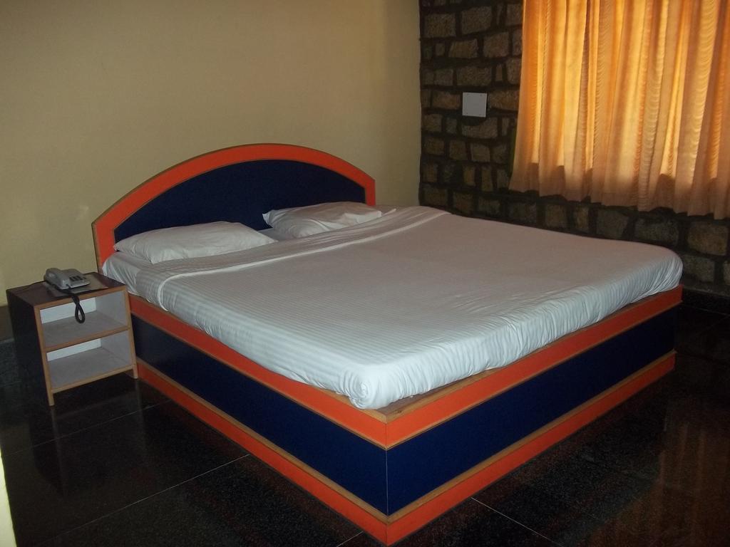 Stay Simple Riverdale Resort Гассан Екстер'єр фото